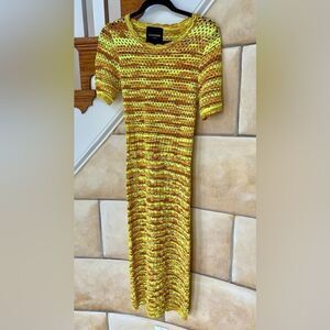 Le superbe yellow knitted midi dress